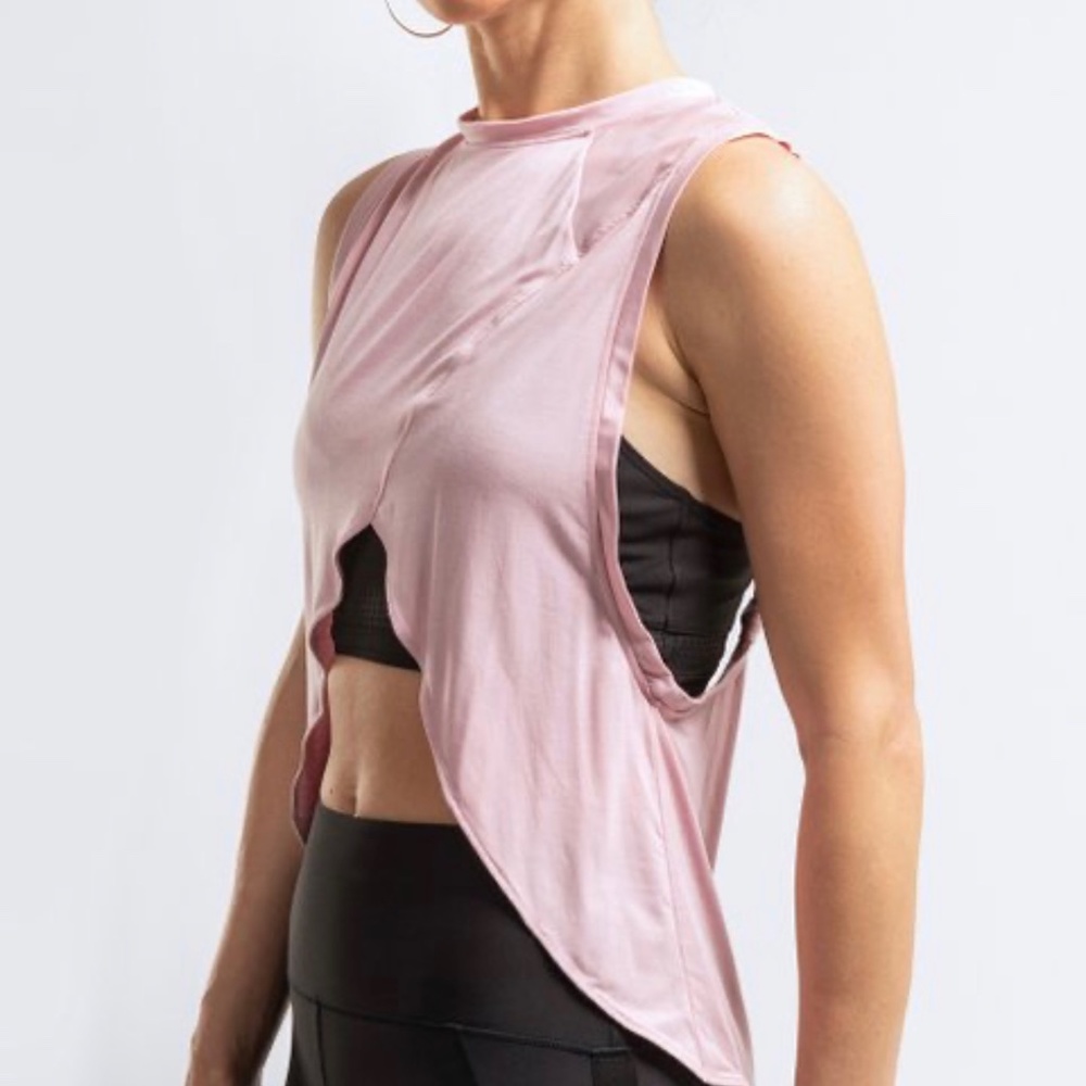 AMARI ACTIVE BRAIDED OPEN BACK TANK TOP SIZE MEDIUM